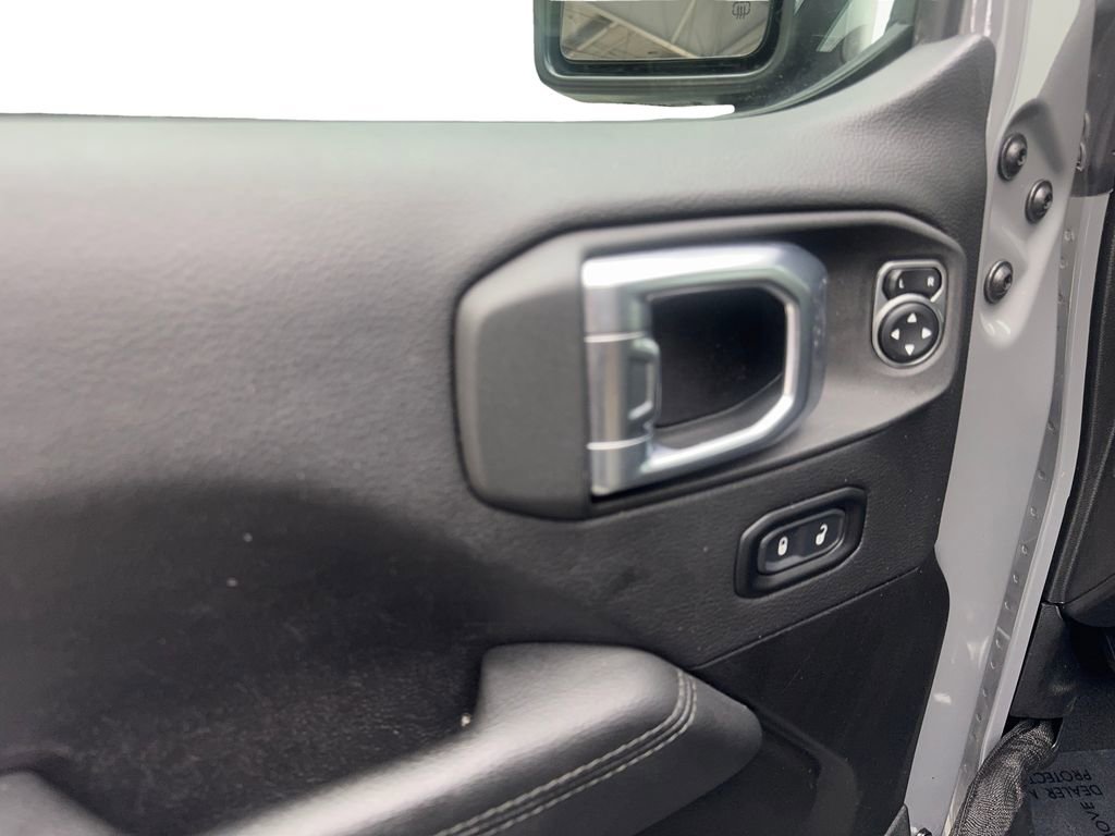 Used 2023 Jeep Wrangler Altitude image 31