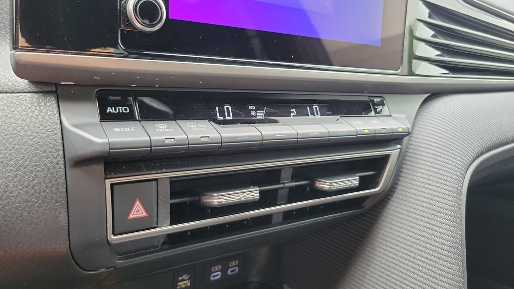 Certified 2025 Toyota Camry SE w/ Convenience Package FWD image 18