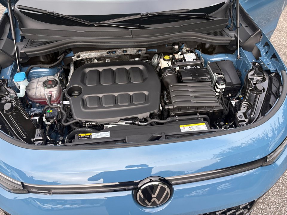 Certified 2026 Volkswagen Tiguan SE R-Line AWD/4WD image 16