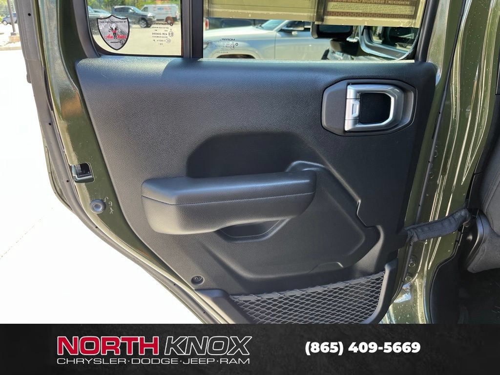 Used 2021 Jeep Gladiator Sport AWD/4WD image 17