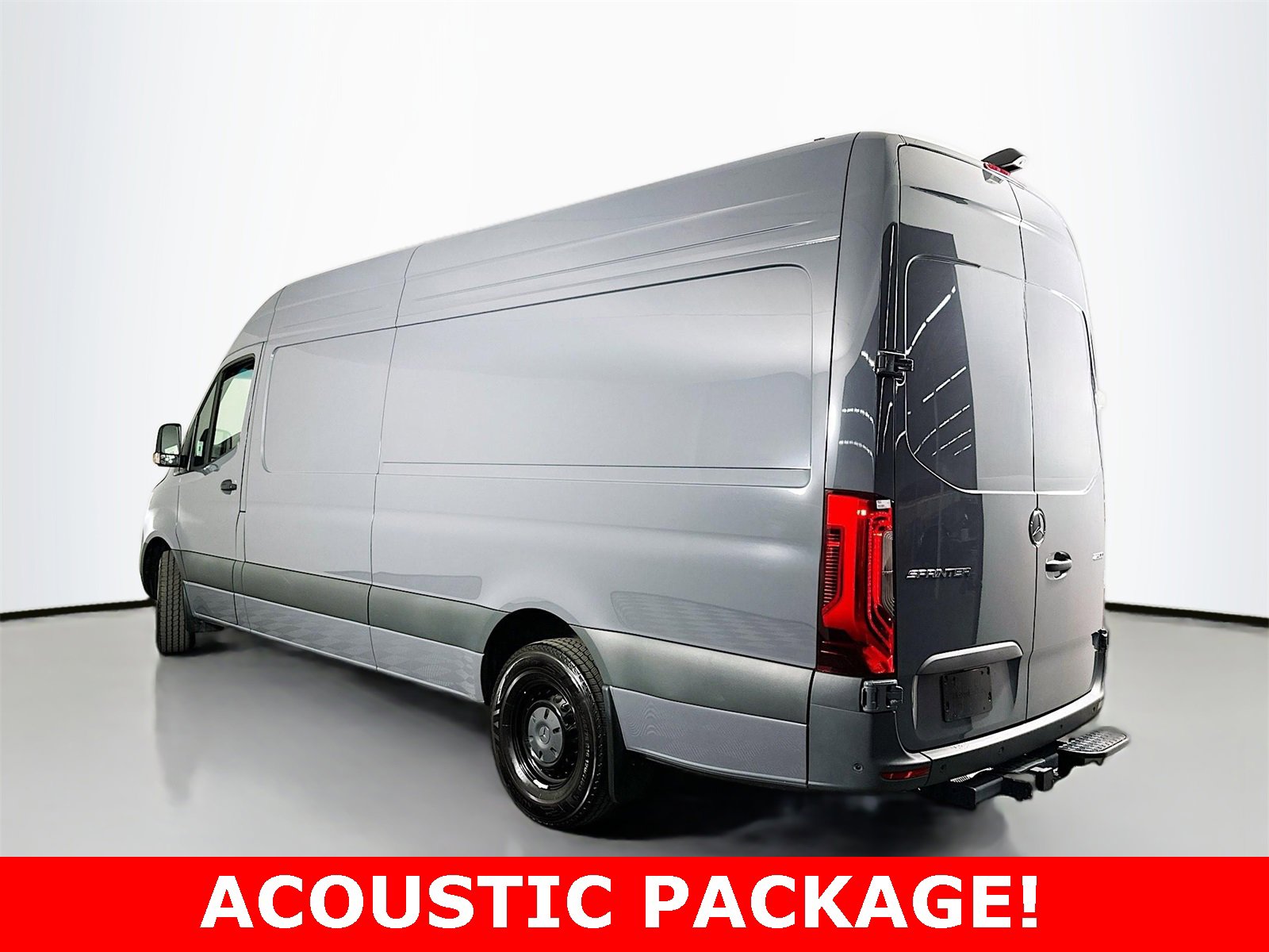 Used 2024 Mercedes-Benz Sprinter 2500 image 5