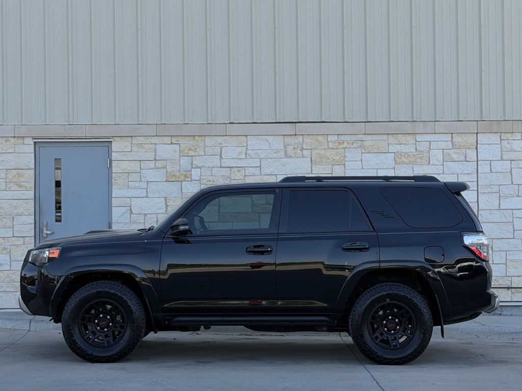 Used 2024 Toyota 4Runner TRD Off-Road Premium w/ Moonroof Package AWD/4WD image 3