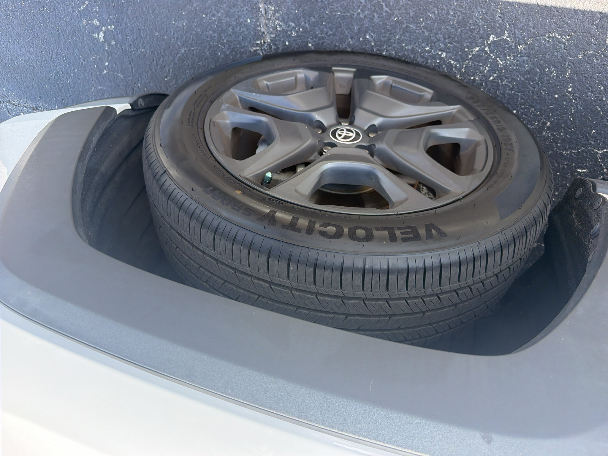 Used 2022 Toyota RAV4 Adventure AWD/4WD image 7