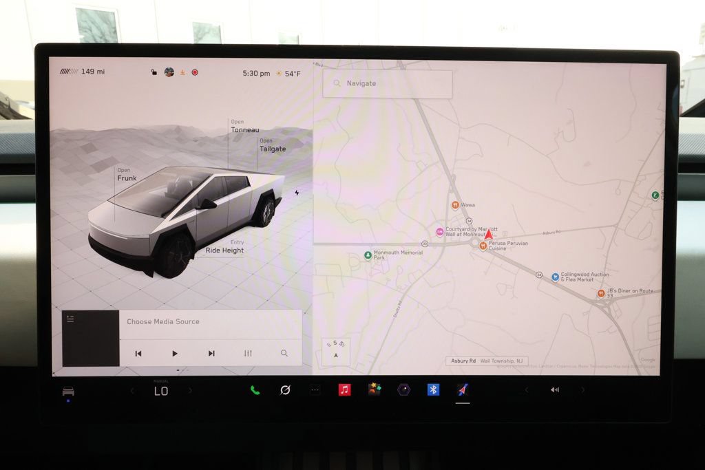 Used 2024 Tesla Cybertruck AWD Crew Cab image 22