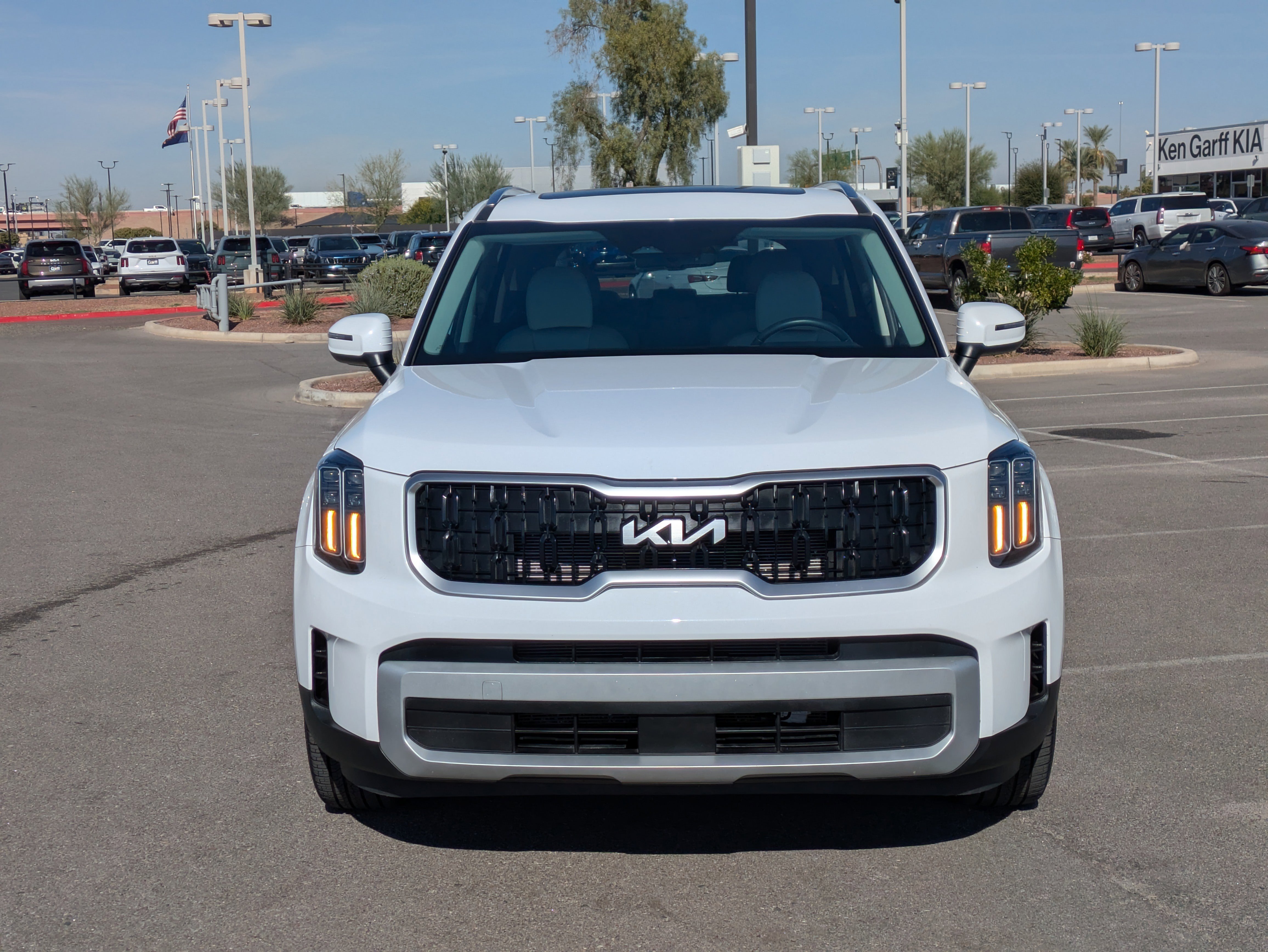 Used 2024 Kia Telluride EX w/ EX Captain's Chair Package image 8