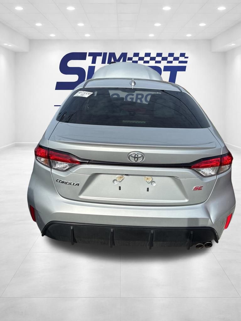 Used 2024 Toyota Corolla SE image 2