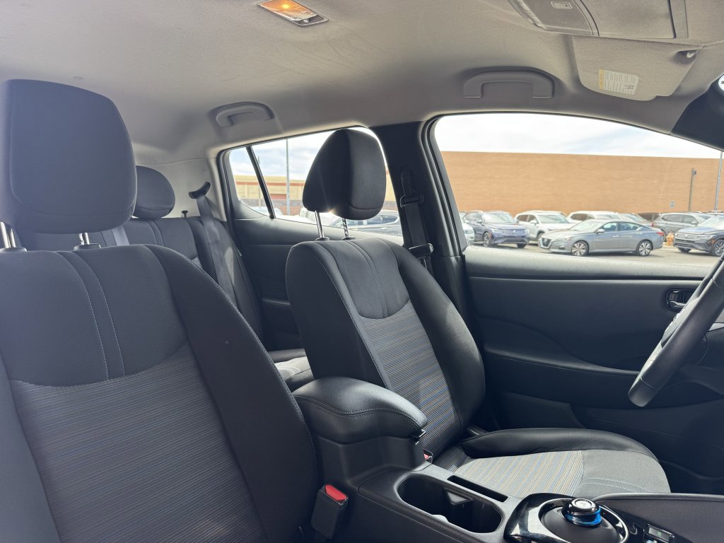 Used 2022 Nissan Leaf SV image 37
