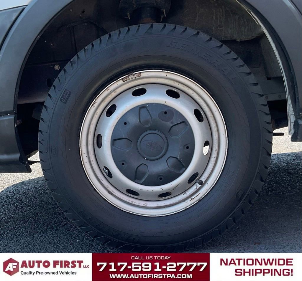 Used 2017 Ford Transit 250 130 Low Roof RWD image 4