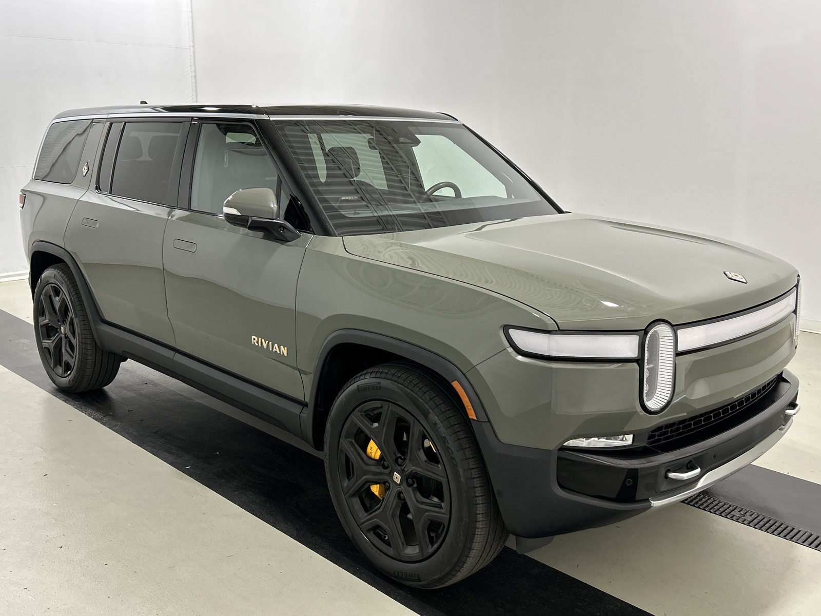 Used 2022 Rivian R1S Launch Edition Quad AWD/4WD image 7