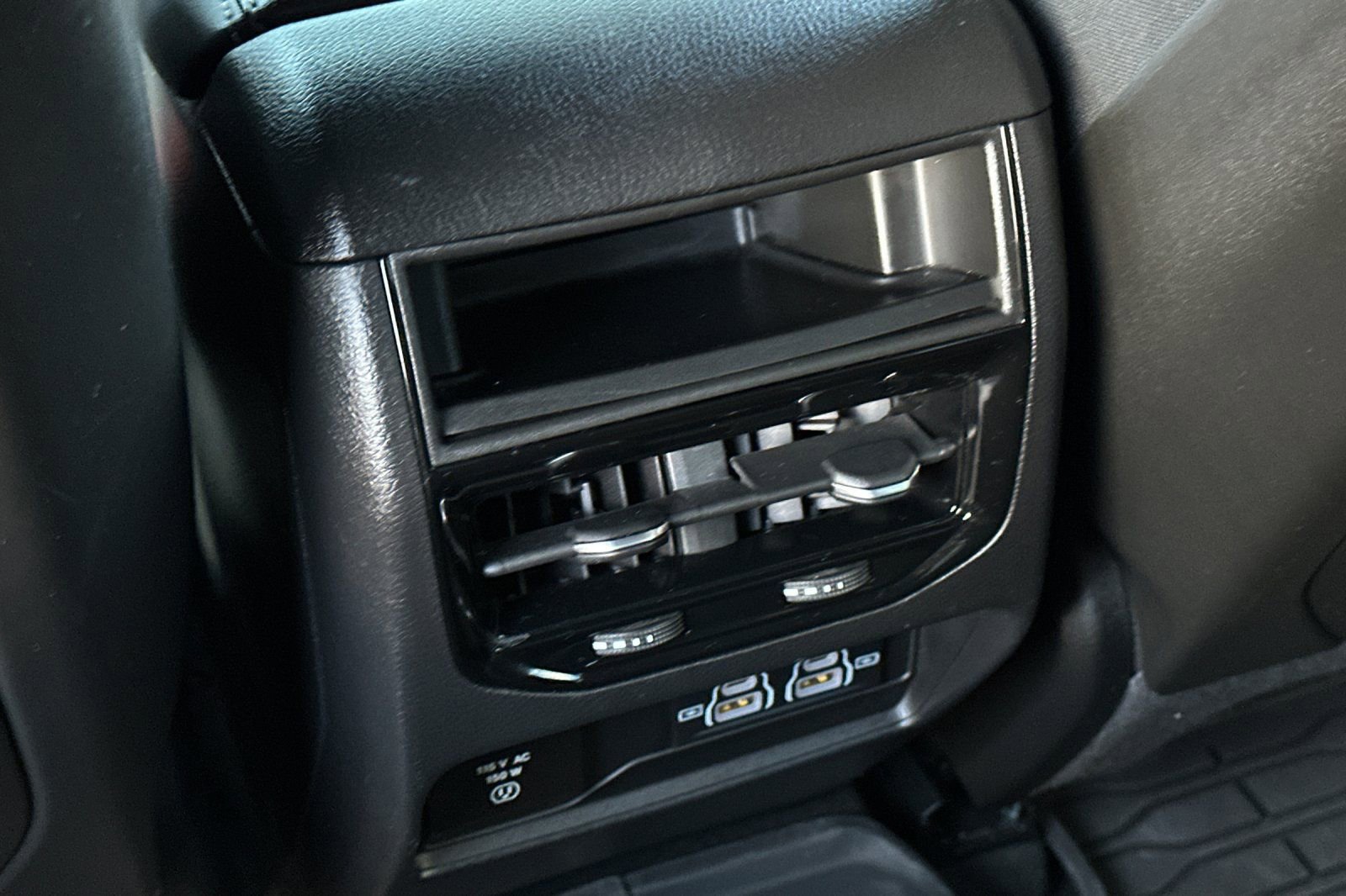 Used 2023 Jeep Grand Cherokee Altitude AWD/4WD image 15