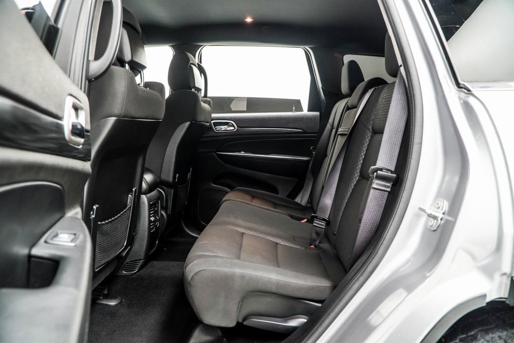 Used 2021 Jeep Grand Cherokee Laredo image 18