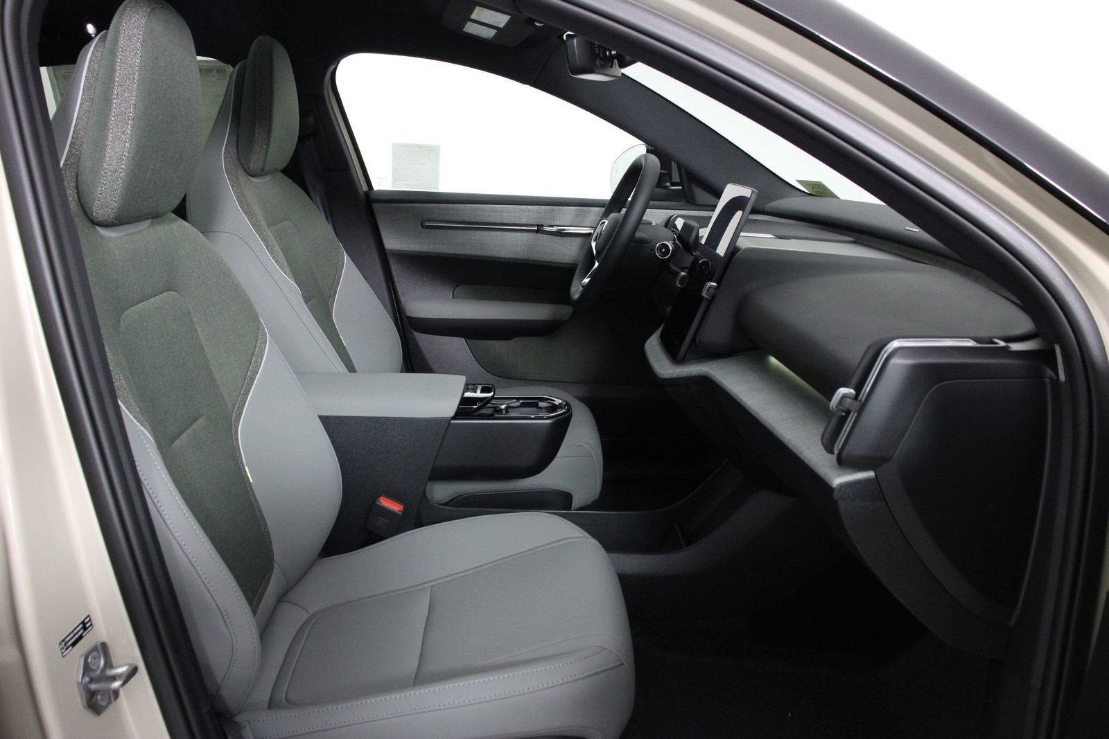 New 2026 Volvo EX30 Cross Country Ultra w/ Protection Package Premier image 10