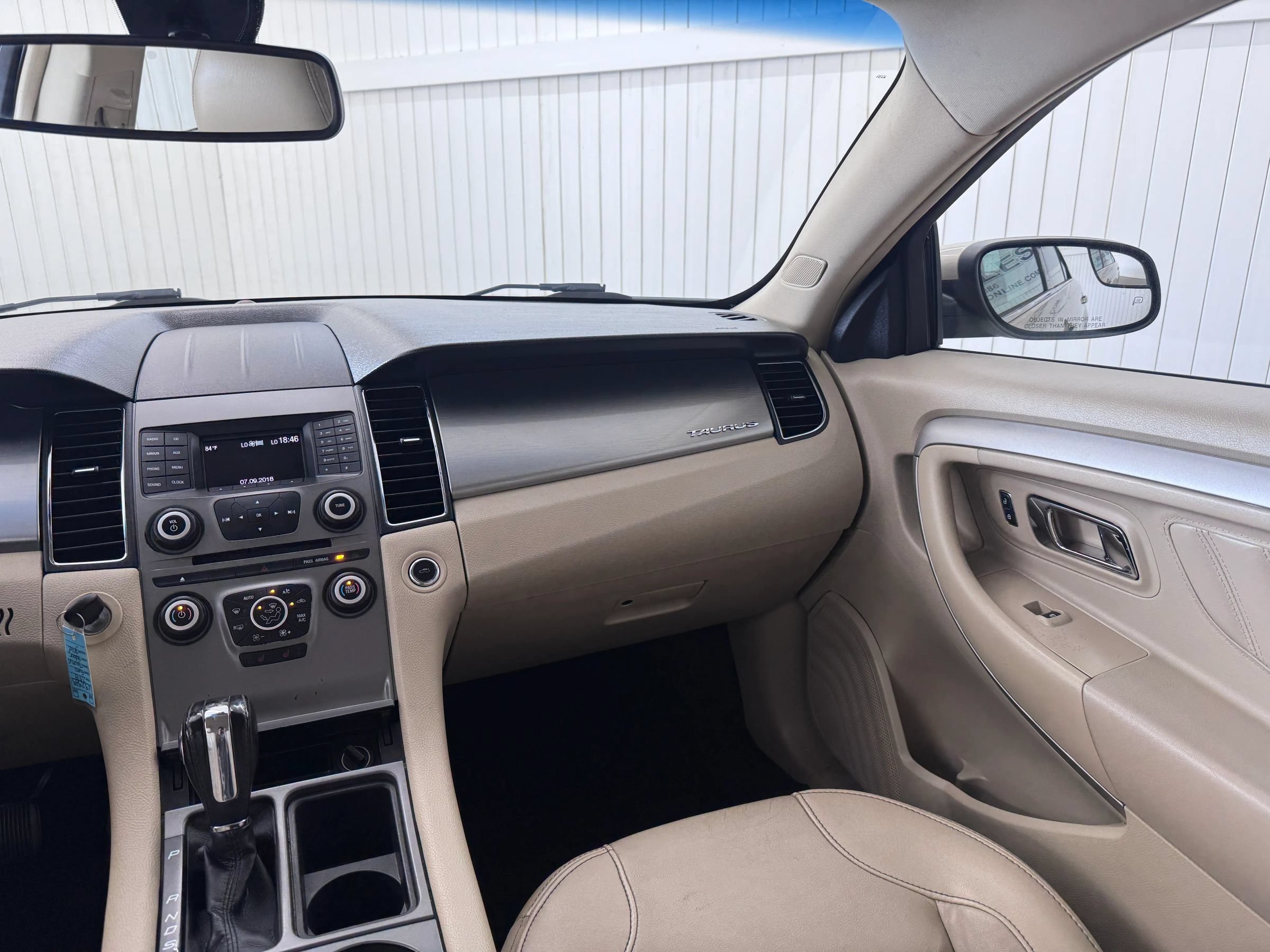 Used 2018 Ford Taurus SEL FWD image 16