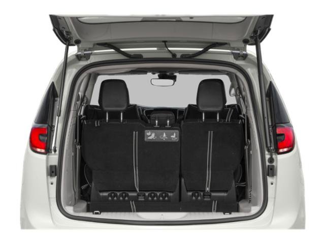 Certified 2022 Chrysler Pacifica Limited w/ Uconnect Theater Family Group FWD image 11