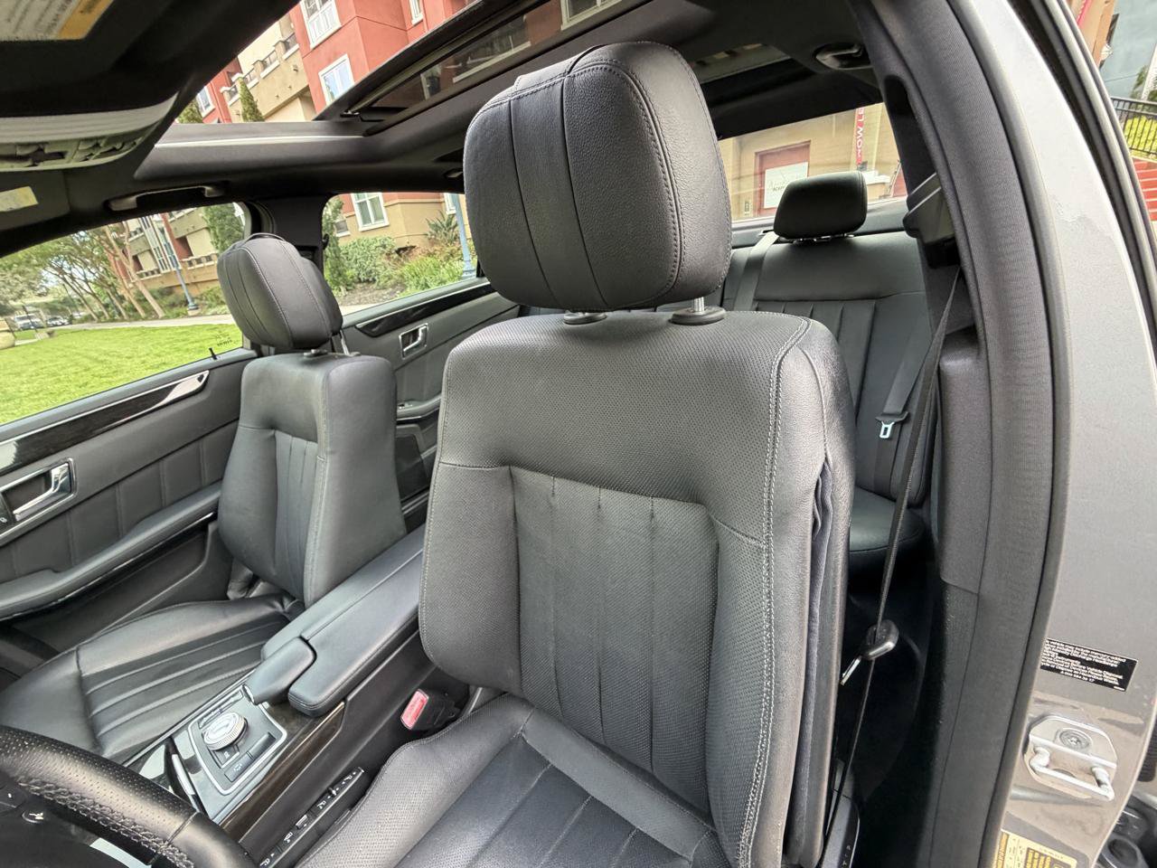 Used 2010 Mercedes-Benz E 550 Sedan image 30