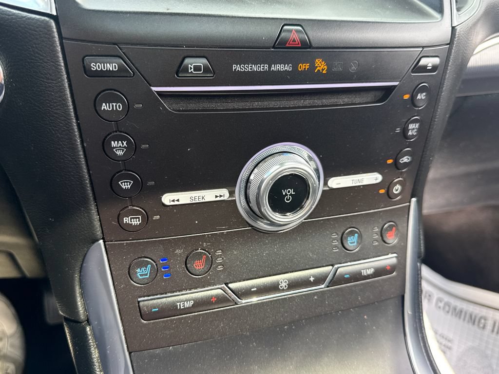 Used 2019 Ford Edge Titanium w/ Equipment Group 301A AWD/4WD image 38