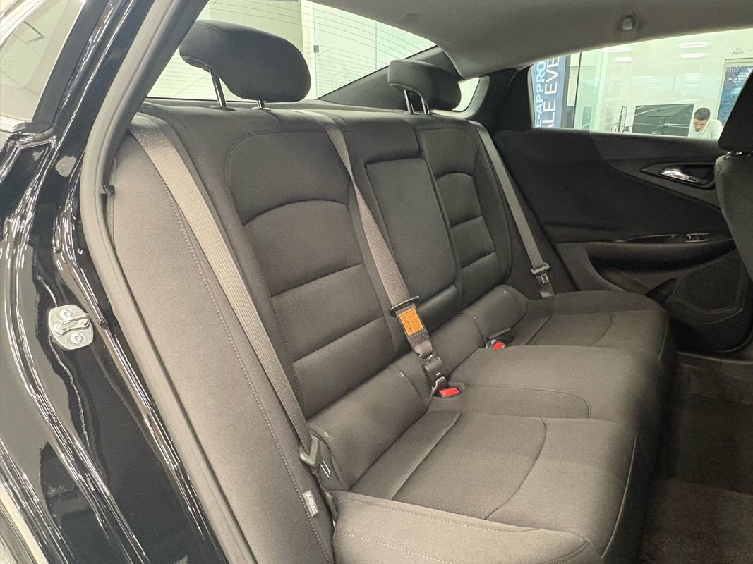 Used 2025 Chevrolet Malibu LT image 24