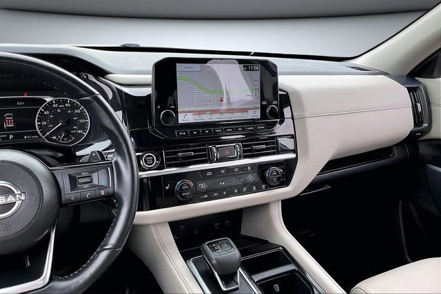 Used 2024 Nissan Pathfinder SL image 9