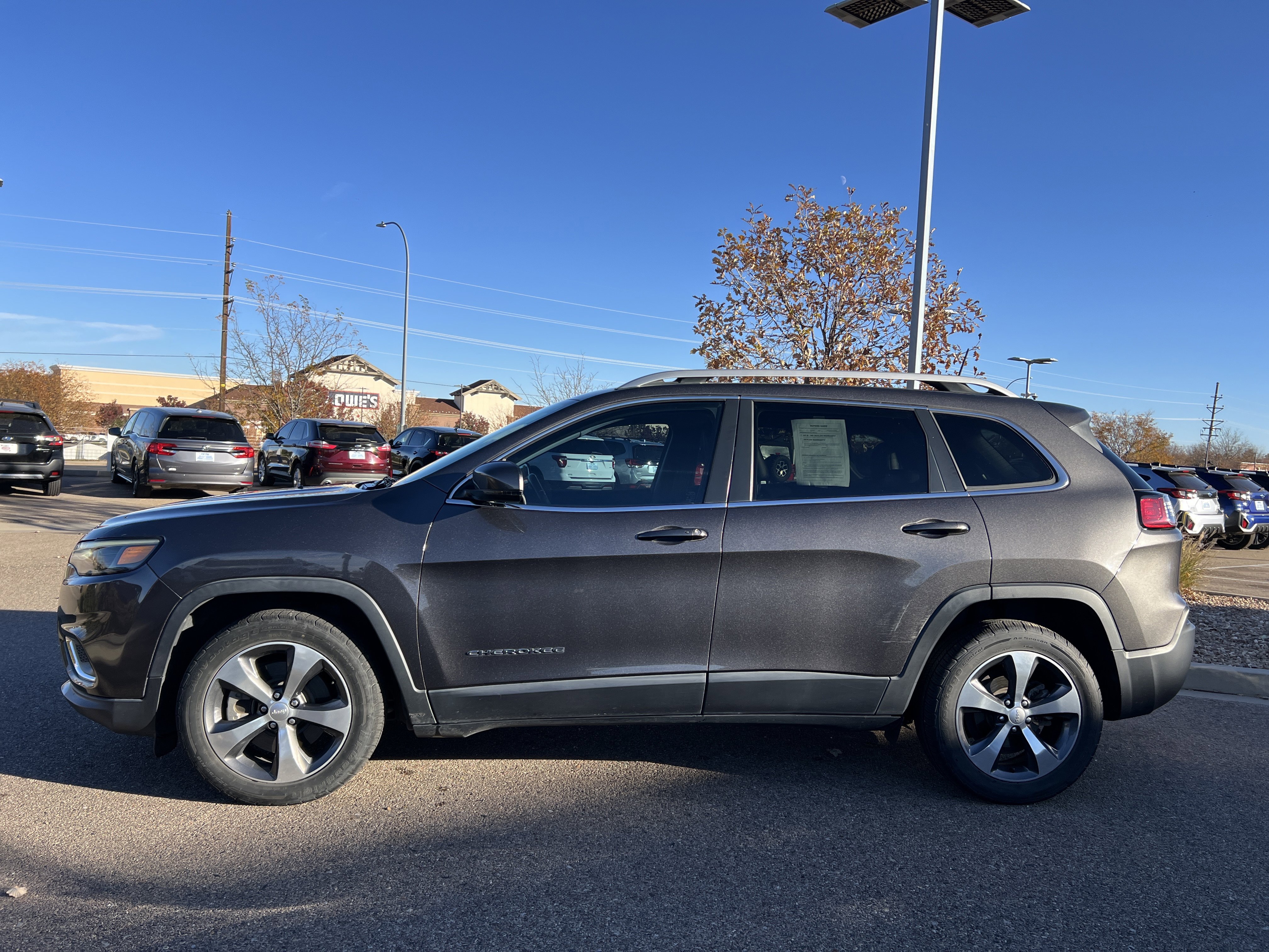 Used 2020 Jeep Cherokee Limited image 14