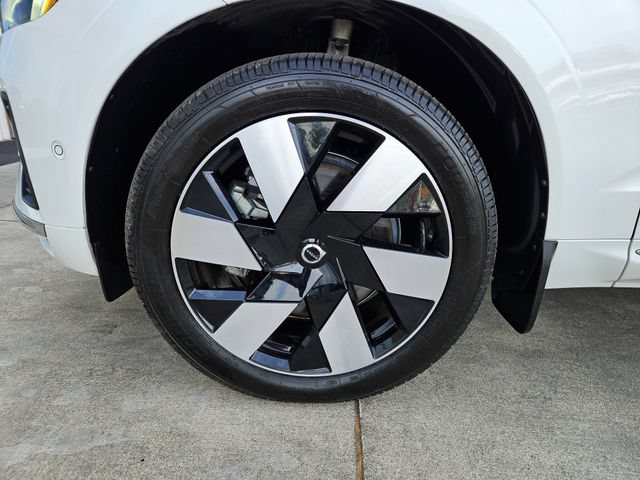 Certified 2023 Volvo XC60 T8 Plus w/ Protection Package Premier AWD/4WD image 9