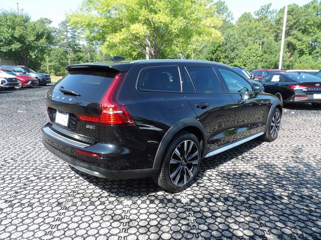 Certified 2026 Volvo V60 B5 Cross Country Ultra AWD/4WD image 7