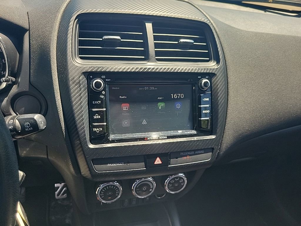 Used 2018 Mitsubishi Outlander Sport ES AWD/4WD image 32