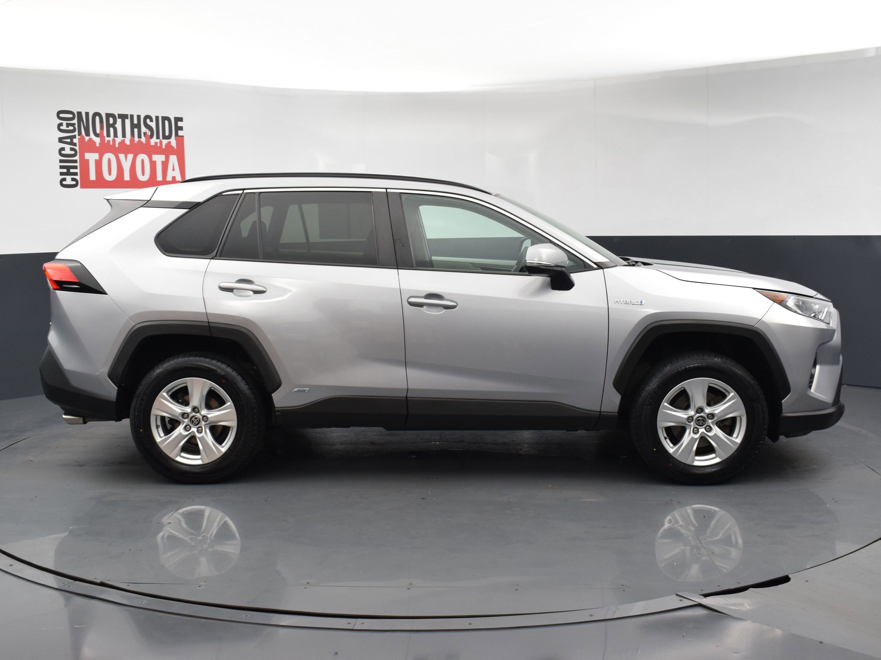 Used 2021 Toyota RAV4 XLE w/ Convenience Package AWD/4WD image 5