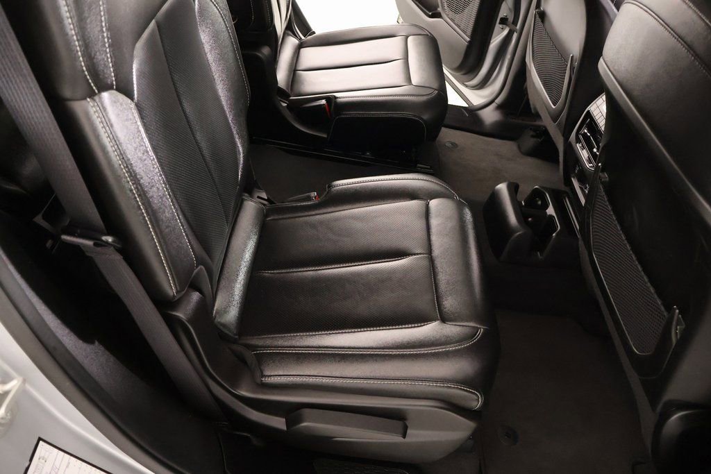 Used 2024 Jeep Grand Cherokee L Limited w/ Luxury Tech Group II image 16