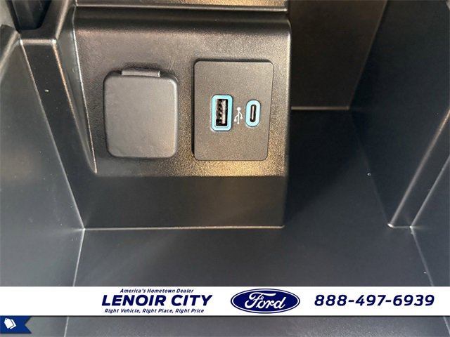 Used 2022 Ford Explorer XLT w/ Equipment Group 202A image 28