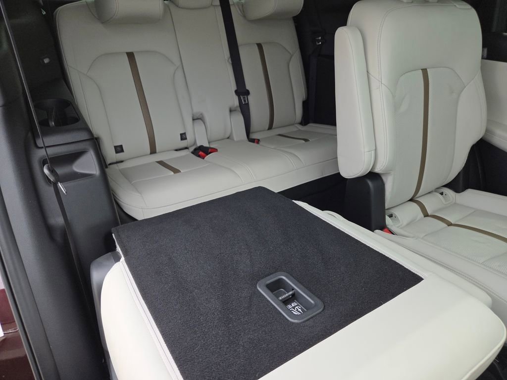 Used 2024 MAZDA CX-90 Plug-In Hybrid w/ Premium Plus image 33