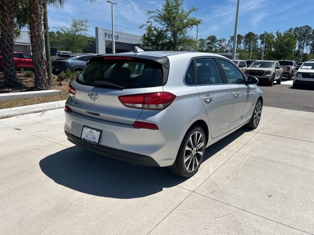 Used 2018 Hyundai Elantra GT FWD image 4