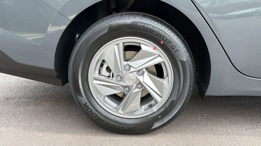 New 2026 Hyundai Elantra SE image 18