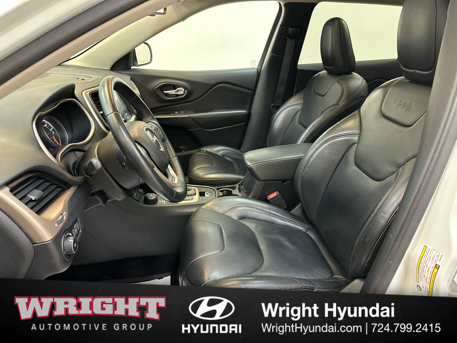 Used 2017 Jeep Cherokee Limited image 11