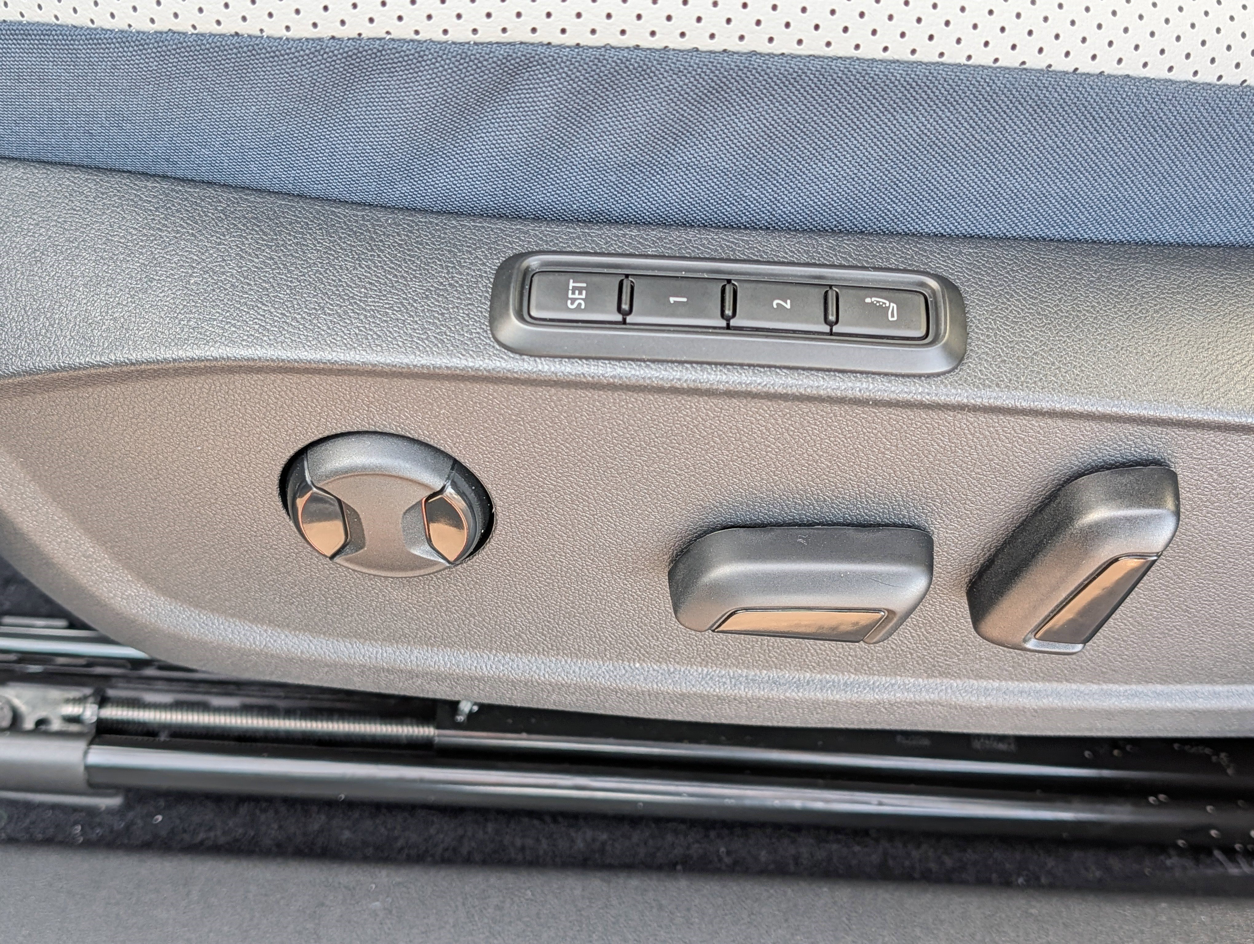 New 2025 Volkswagen ID.4 Pro S Plus AWD/4WD image 9