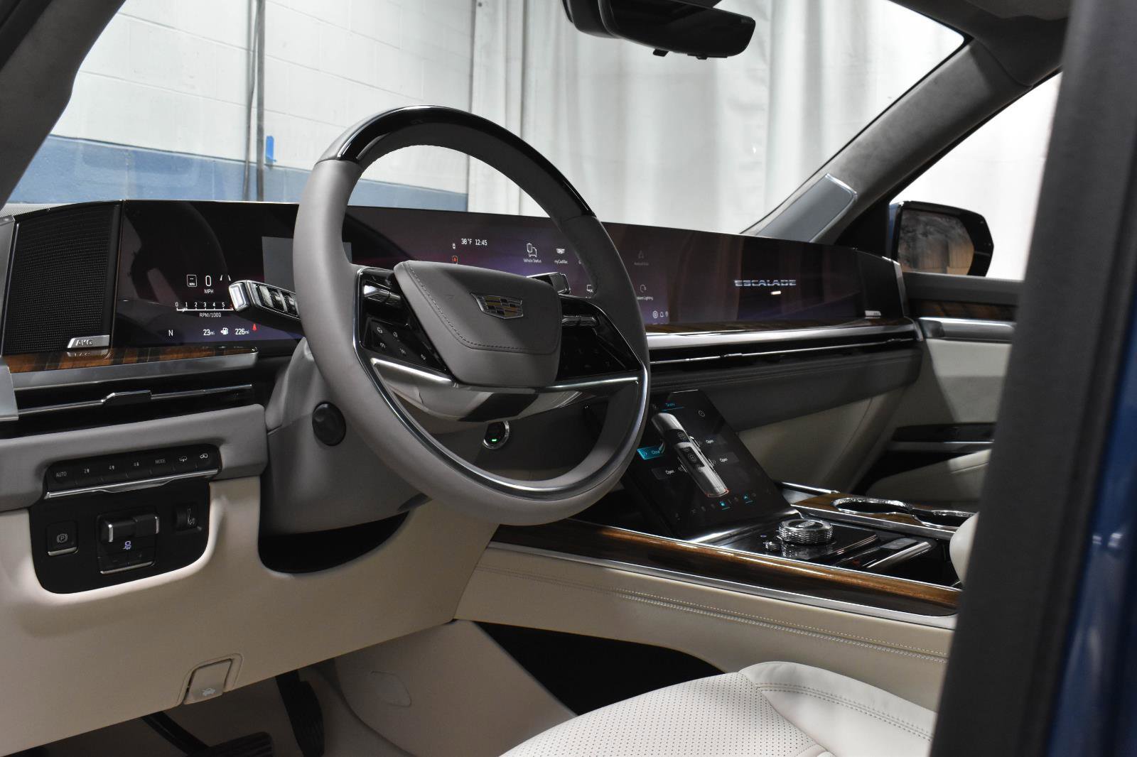 New 2026 Cadillac Escalade Platinum Sport w/ LPO, ONYX Package image 6