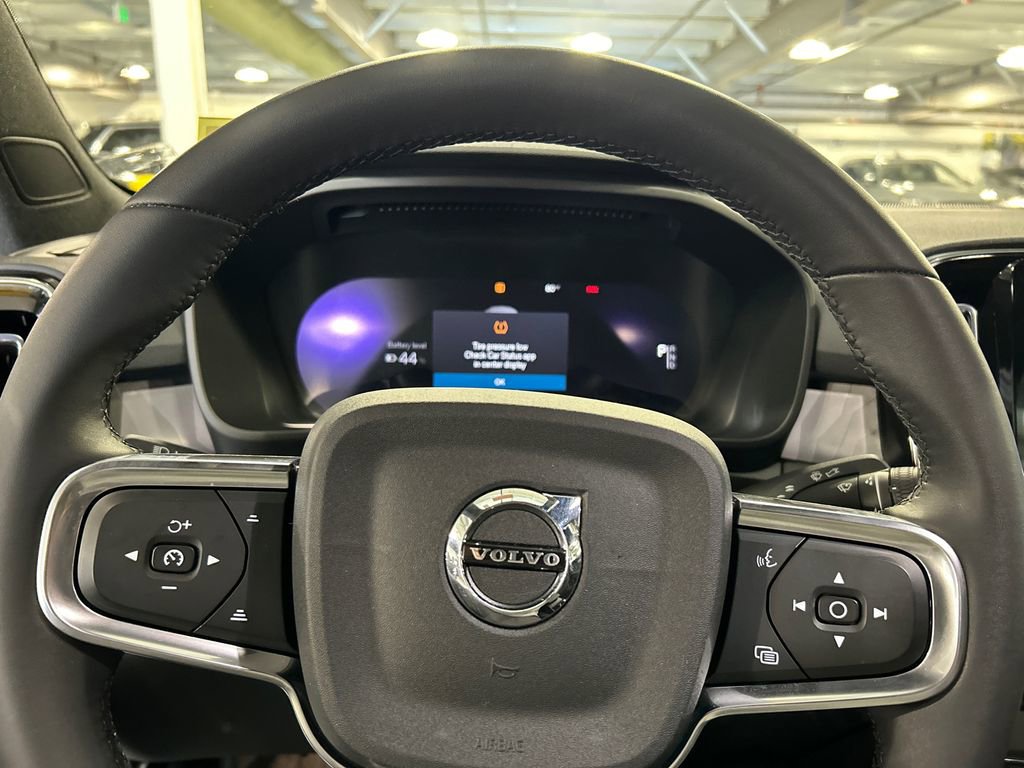 Certified 2023 Volvo C40 P8 Recharge Ultimate image 12