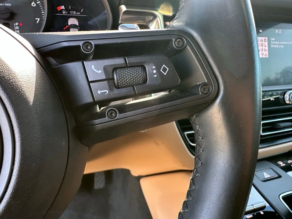 Certified 2024 Porsche Macan image 17