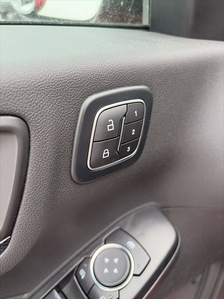 Used 2025 Ford Escape ST-Line Elite image 23