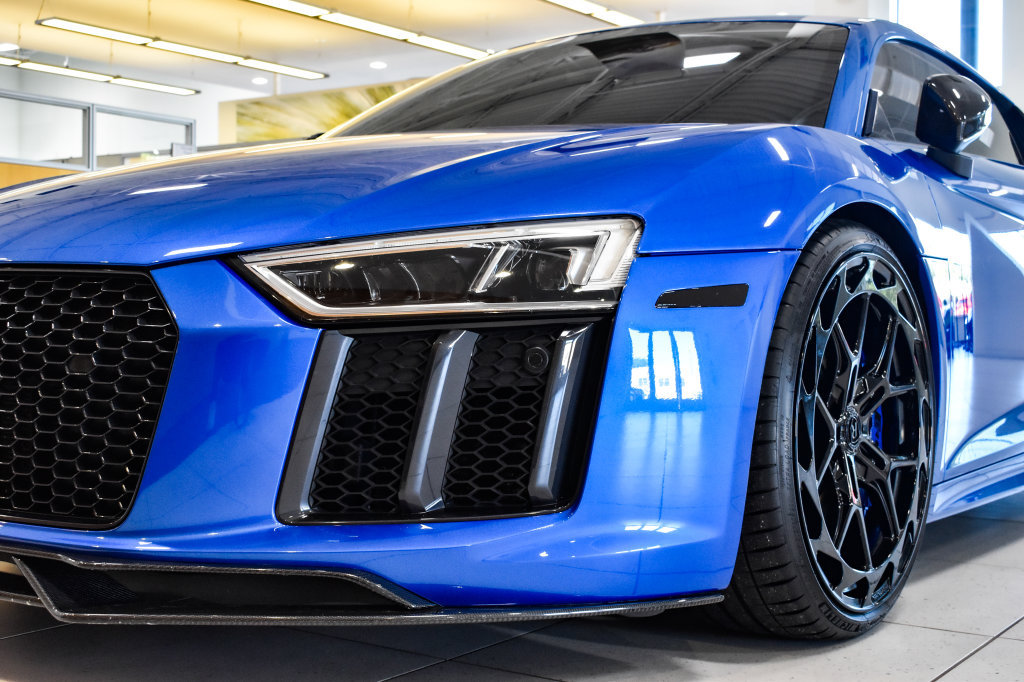 Used 2018 Audi R8 V10 w/ Carbon Exterior Package AWD/4WD image 11