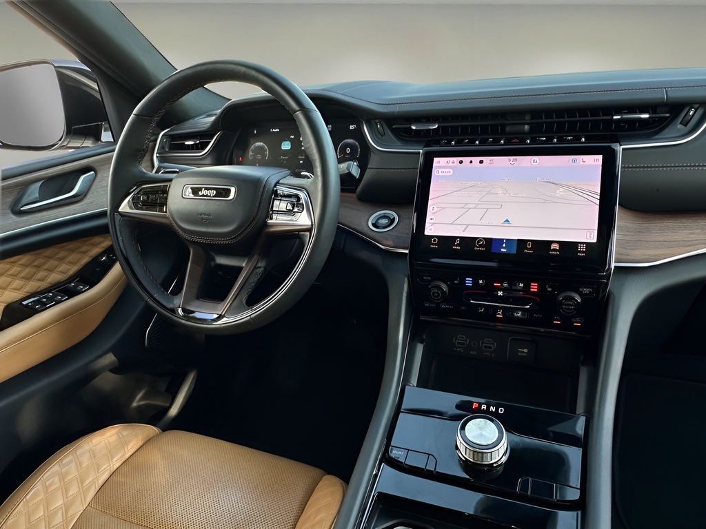 Used 2023 Jeep Grand Cherokee Summit w/ Luxury Tech Group V RWD image 6