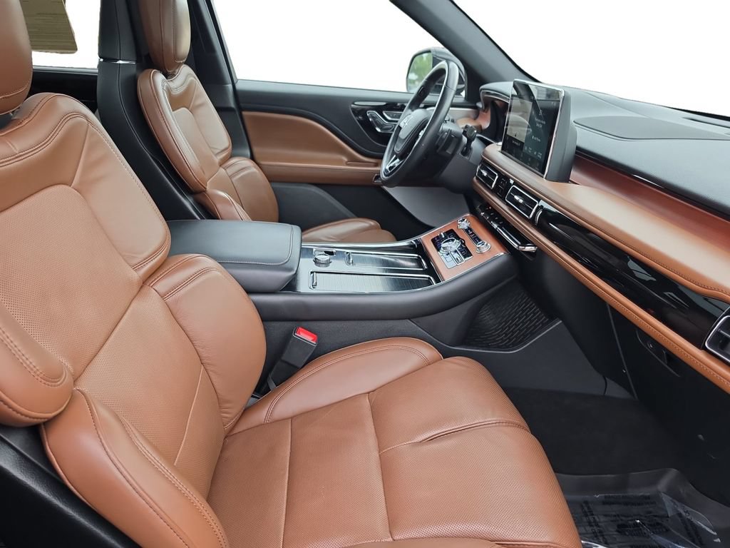 Used 2020 Lincoln Aviator Grand Touring w/ Equipment Group 302A AWD/4WD image 15