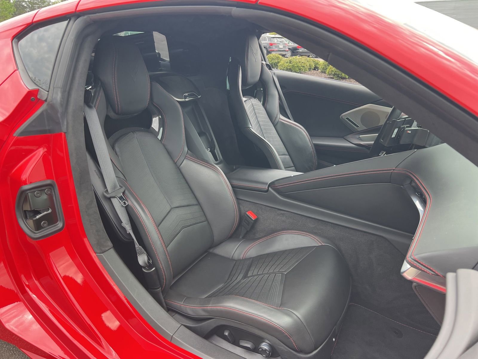 Used 2025 Chevrolet Corvette Stingray Premium Cpe w/ Z51 Performance Package RWD image 38