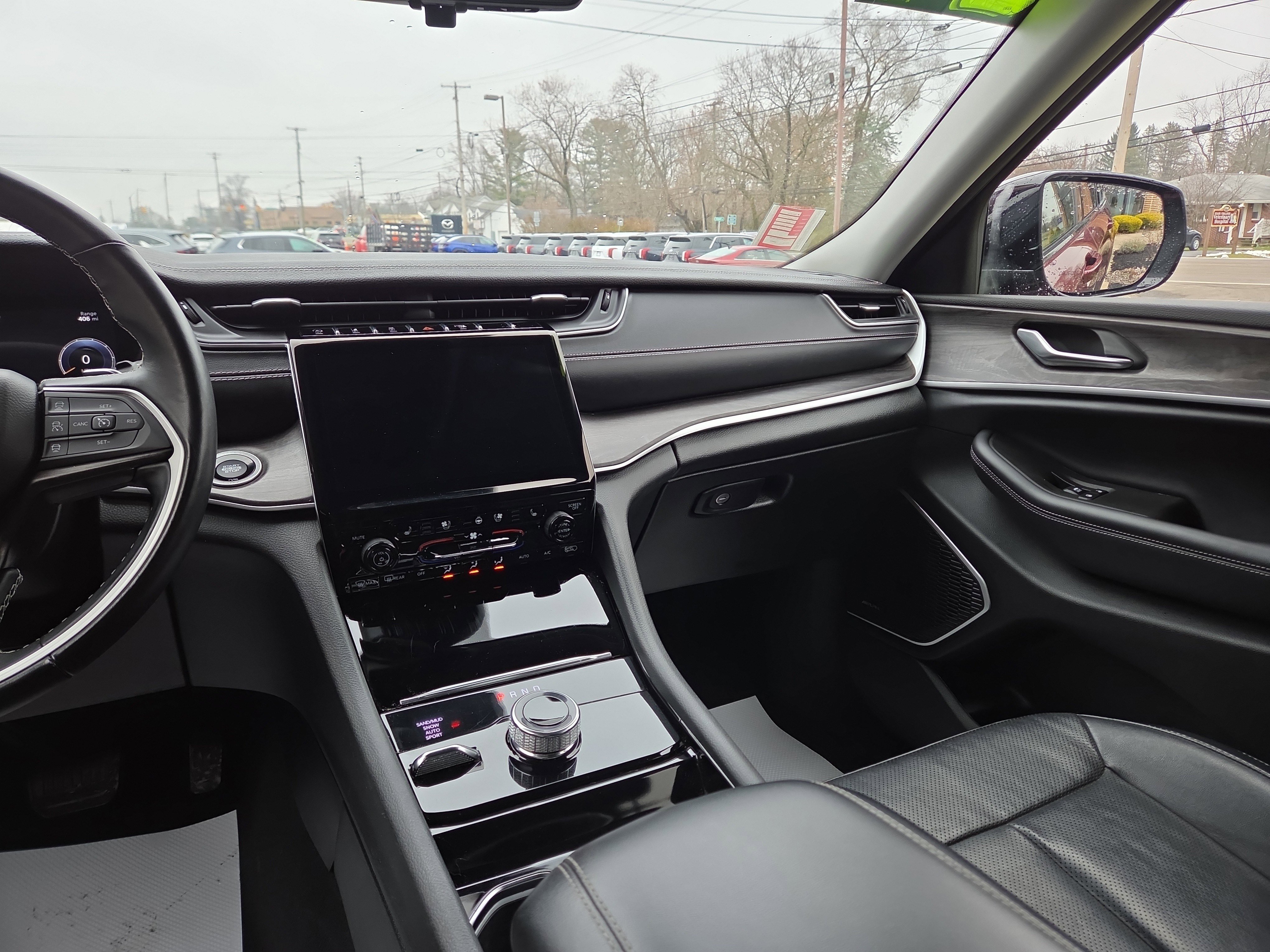 Used 2021 Jeep Grand Cherokee L Limited w/ Luxury Tech Group II image 23