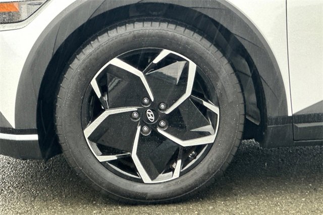 Certified 2024 Hyundai Ioniq 5 SE image 34