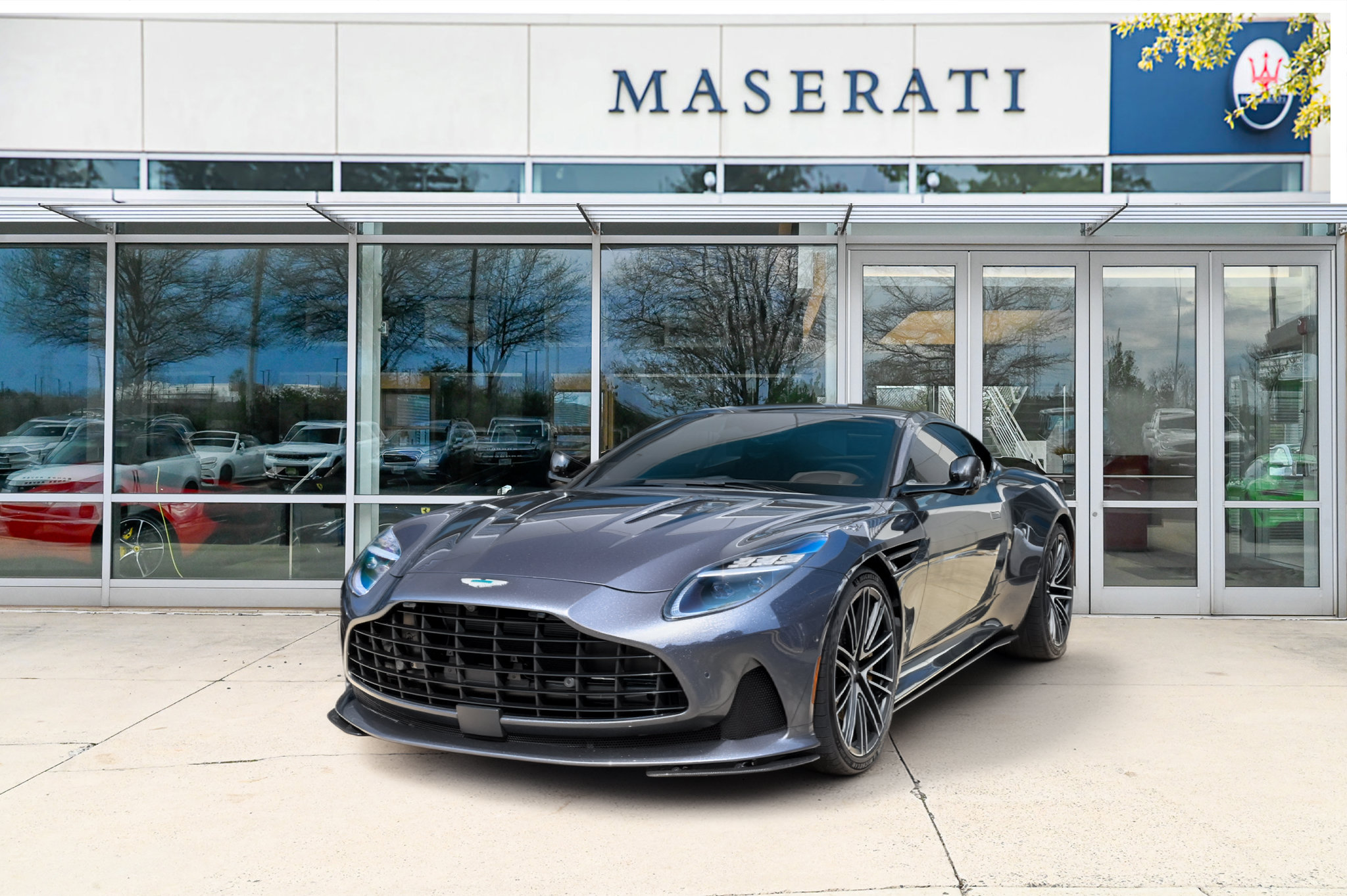 Used 2024 Aston Martin DB12 Coupe RWD image 1