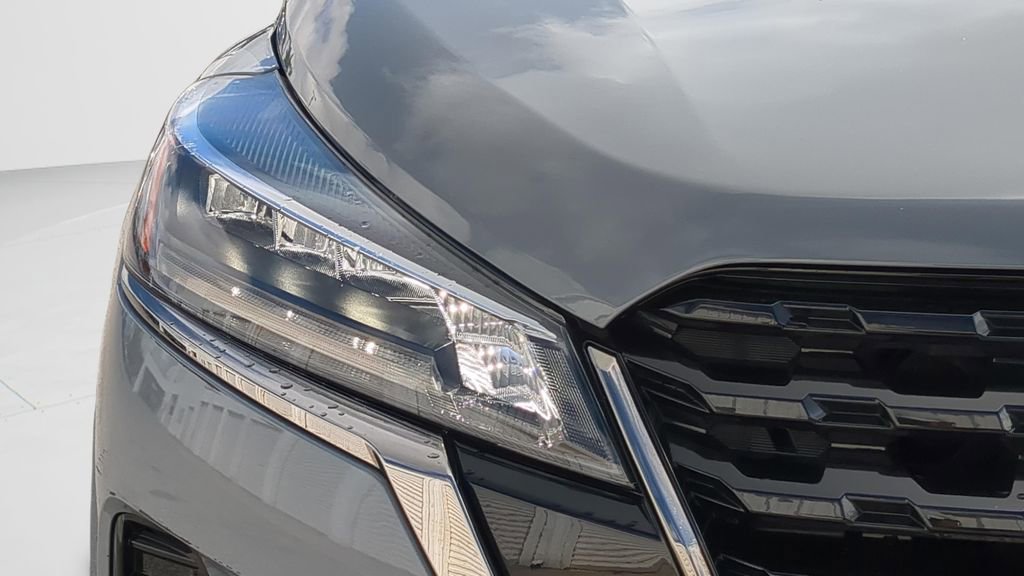 Certified 2023 Nissan Kicks SR image 9