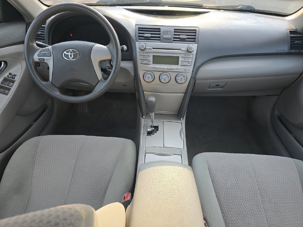 Used 2011 Toyota Camry LE FWD image 16