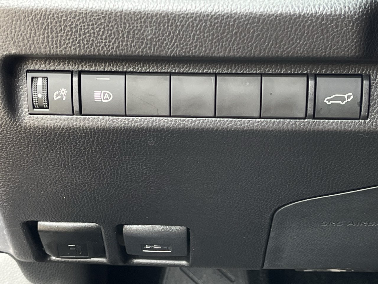 Used 2025 Toyota RAV4 XLE Premium FWD image 20