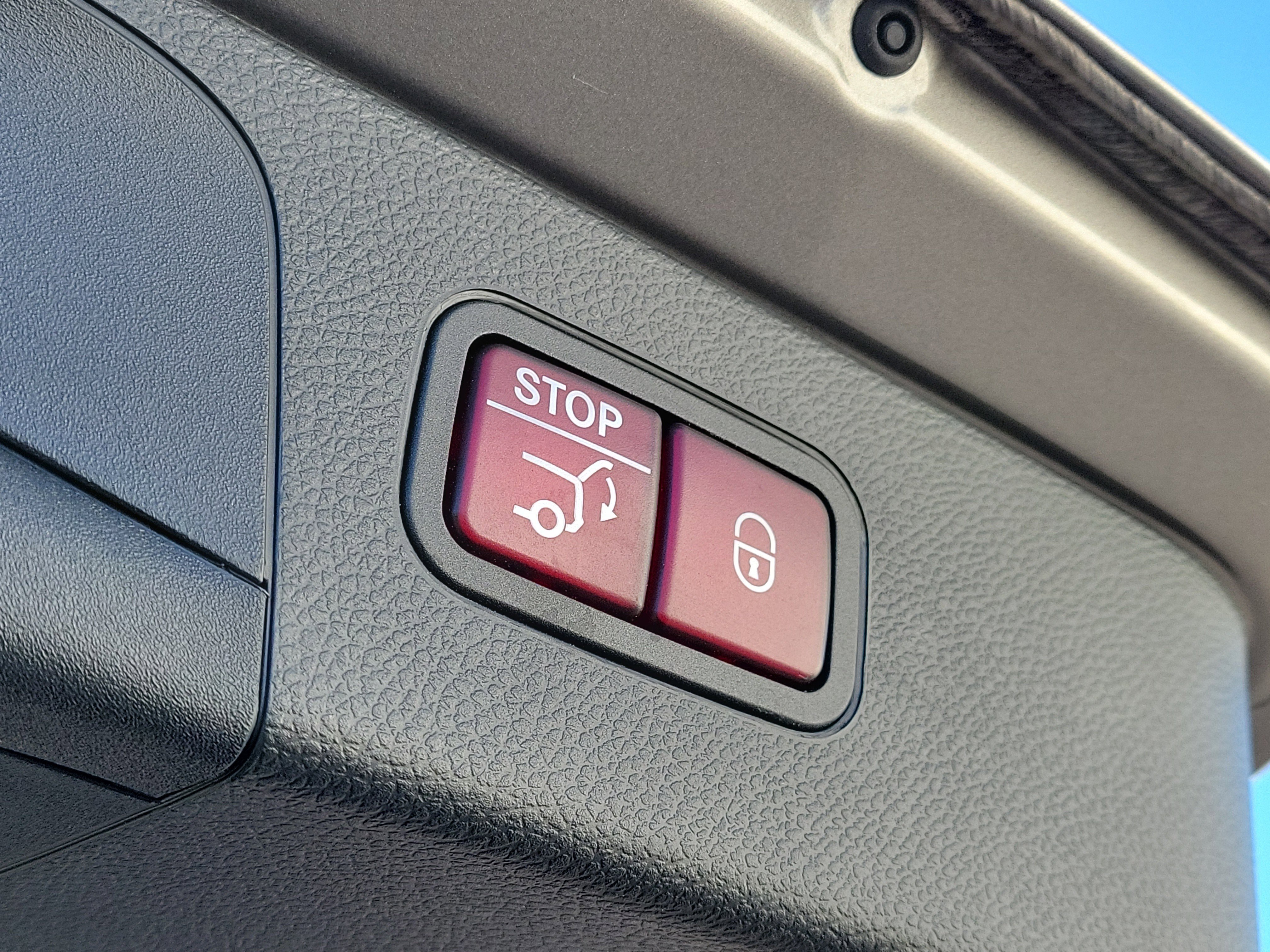 Used 2022 Mercedes-Benz GLC 300 4MATIC image 9