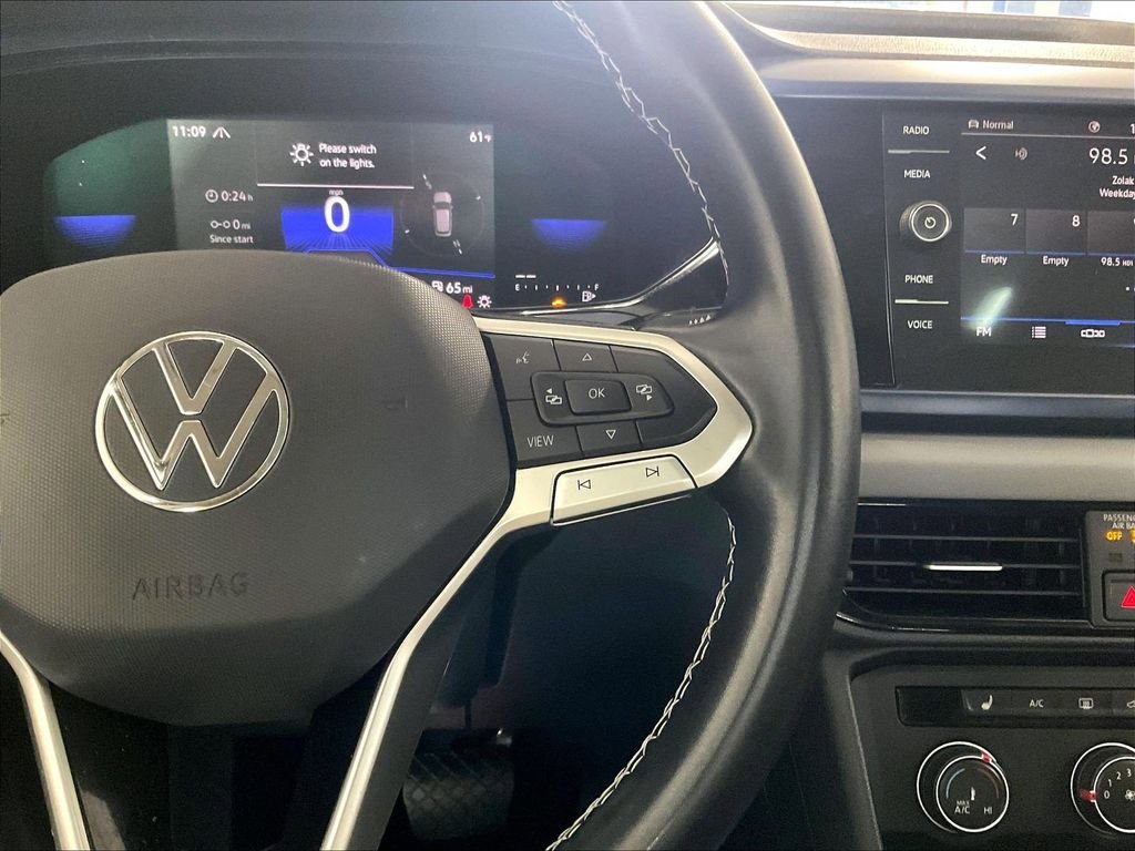 Used 2022 Volkswagen Taos SE w/ Panoramic Sunroof Package AWD/4WD image 24